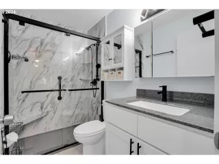 Photo #6: 326297497 Listing