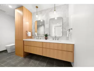 Photo #3: 326485708 Listing