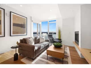 Photo #6: 326485708 Listing