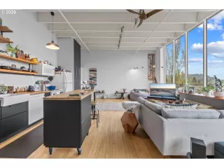 Photo #4: 326514070 Listing 