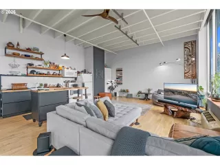 Photo #5: 326514070 Listing 