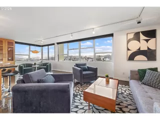 Photo #2: 326912381 Listing 