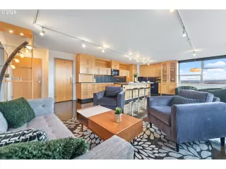 Photo #6: 326912381 Listing 