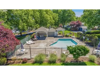 Photo #4: 326947275 Listing 