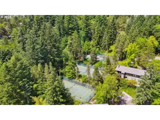 Photo #4: 327071917 Listing