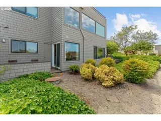 Photo #1: 327189580 Listing