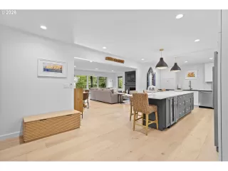 Photo #6: 327364459 Listing 