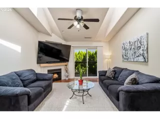 Photo #2: 327585802 Listing