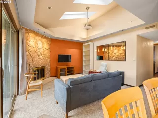 Photo #3: 327611965 Listing 