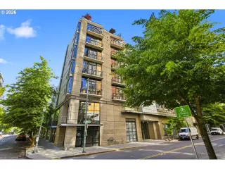 Photo #2: 327898123 Listing