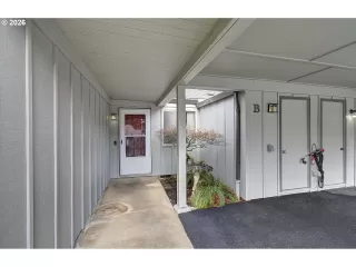 Photo #1: 328131805 Listing