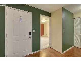 Photo #3: 328131805 Listing