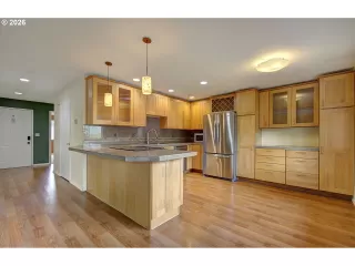 Photo #5: 328131805 Listing