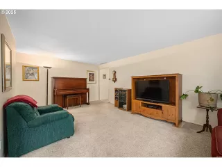 Photo #4: 328624517 Listing 