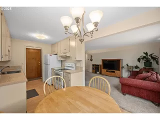 Photo #6: 328624517 Listing 