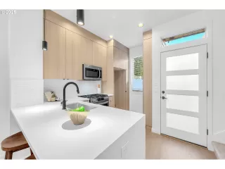 Photo #1: 328985963 Listing