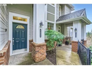 Photo #2: 329337345 Listing