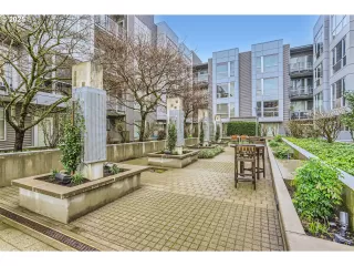 Photo #6: 329844432 Listing 