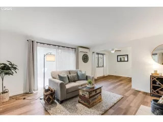 Photo #2: 329898180 Listing