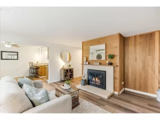 Photo #3: 329898180 Listing