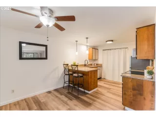 Photo #6: 329898180 Listing