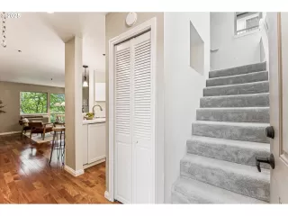 Photo #4: 330064450 Listing