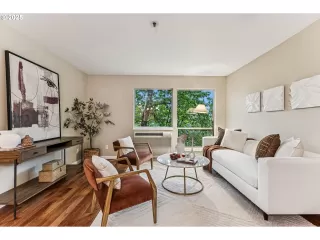 Photo #6: 330064450 Listing