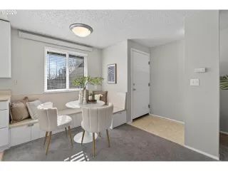 Photo #5: 330354372 Listing