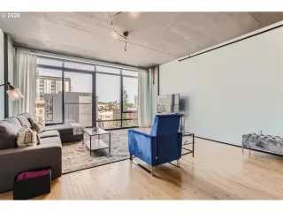 Photo #1: 330486353 Listing