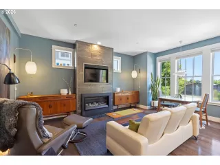 Photo #2: 332807244 Listing 