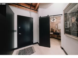 Photo #1: 333264805 Listing