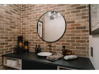 Photo #2: 333264805 Listing
