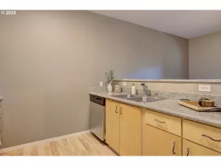 Photo #5: 333512104 Listing