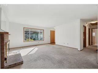 Photo #4: 333601231 Listing