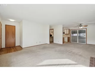 Photo #5: 333601231 Listing