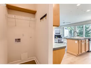 Photo #5: 333640855 Listing