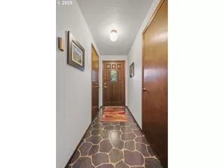 Photo #2: 334570327 Listing