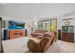 Photo #4: 334570327 Listing