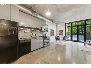 Photo #4: 334937102 Listing 