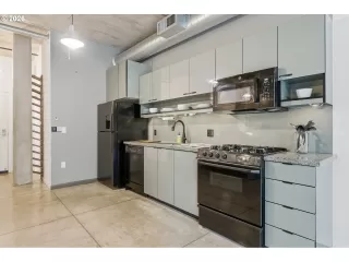 Photo #6: 334937102 Listing 
