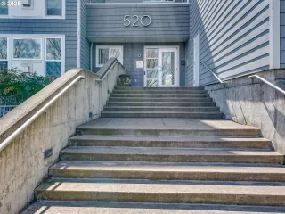 Photo #3: 335727132 Listing