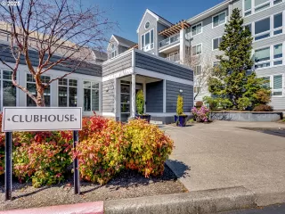 Photo #5: 335727132 Listing