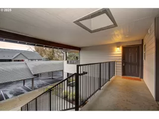 Photo #3: 335967630 Listing