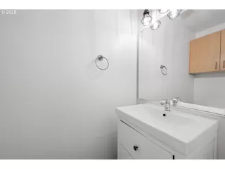 Photo #6: 336267147 Listing