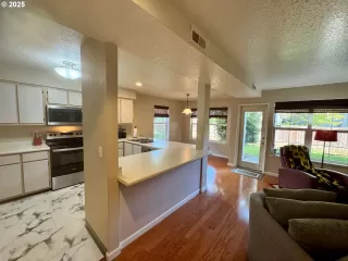 Photo #5: 336289547 Listing 