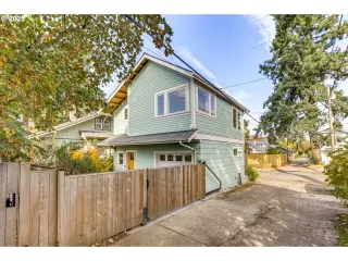 Photo #3: 336509363 Listing