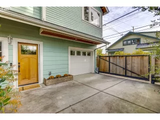 Photo #6: 336509363 Listing