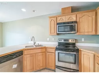 Photo #5: 336608797 Listing