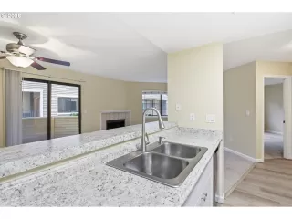 Photo #6: 337014076 Listing