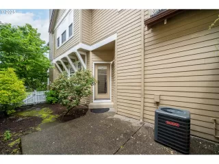 Photo #2: 337851572 Listing